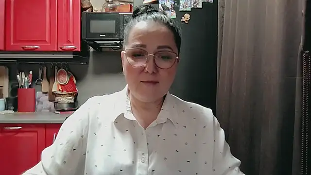 Snapshot of infinity_loveliness chatting on April 3, 2026, 10:11 am infinity loveliness online show from April 3, 2026, 10:11 am