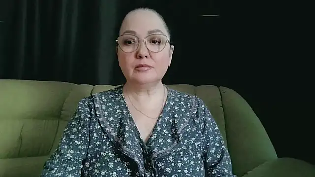 Snapshot of infinity_loveliness chatting on April 2, 2026, 8:21 am infinity loveliness online show from April 2, 2026, 8:21 am