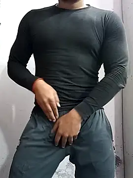 ravi18122 online show from January 14, 2026, 4:43 pm