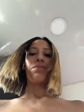 vicky bass  online show from July 17, 2026, 5:32 pm