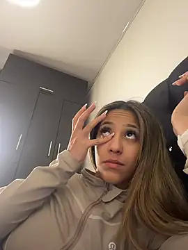 Snapshot of vicky_bass_ chatting on February 13, 2026, 2:44 am vicky bass online show from February 13, 2026, 2:44 am