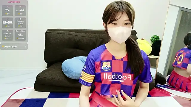 Snapshot of Rui-chaaan chatting on May 13, 2026, 10:22 am Rui-chaaan online show from May 13, 2026, 10:22 am
