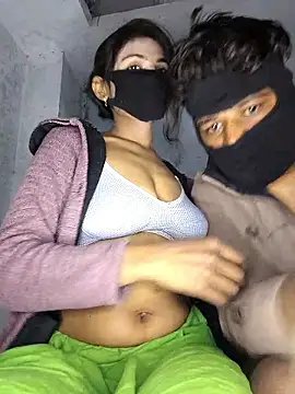 Snapshot of rani_coupleee chatting on January 11, 2026, 9:22 pm rani coupleee online show from January 11, 2026, 9:22 pm