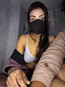 Snapshot of rani_coupleee chatting on January 9, 2026, 10:17 pm rani coupleee online show from January 9, 2026, 10:17 pm