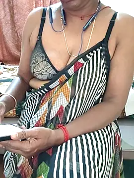 Snapshot of Meena_Meenakshi chatting on March 7, 2026, 5:47 am Meena Meenakshi online show from March 7, 2026, 5:47 am