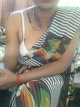 Snapshot of Meena_Meenakshi chatting on March 10, 2026, 5:55 am Meena Meenakshi online show from March 10, 2026, 5:55 am