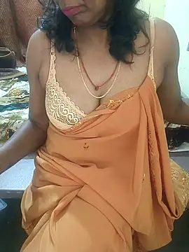 Snapshot of Meena_Meenakshi chatting on March 13, 2026, 4:06 am Meena Meenakshi online show from March 13, 2026, 4:06 am