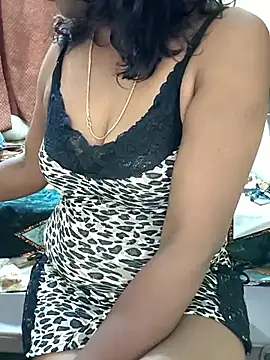 Snapshot of Meena_Meenakshi chatting on March 5, 2026, 5:59 am Meena Meenakshi online show from March 5, 2026, 5:59 am