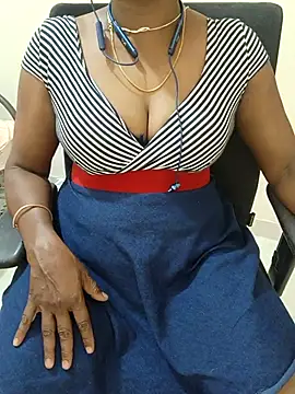 Snapshot of Meena_Meenakshi chatting on April 11, 2026, 6:33 pm Meena Meenakshi online show from April 11, 2026, 6:33 pm