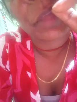 Snapshot of Meena_Meenakshi chatting on April 8, 2026, 6:04 am Meena Meenakshi online show from April 8, 2026, 6:04 am