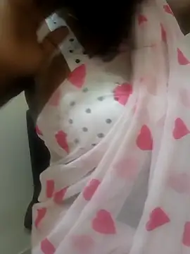 Snapshot of Meena_Meenakshi chatting on April 13, 2026, 6:01 pm Meena Meenakshi online show from April 13, 2026, 6:01 pm