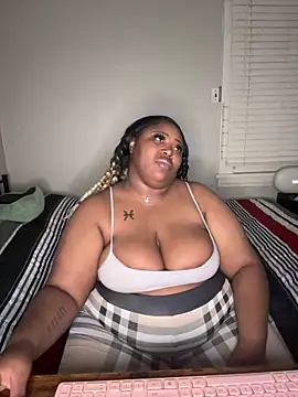 Chocolatebunnyxx96 online show from April 5, 2026, 3:24 am