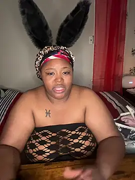 Snapshot of Chocolatebunnyxx96 chatting on February 25, 2026, 6:02 am Chocolatebunnyxx96 online show from February 25, 2026, 6:02 am