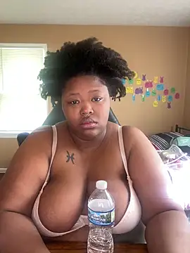 Snapshot of Chocolatebunnyxx96 chatting on May 6, 2026, 3:16 pm Chocolatebunnyxx96 online show from May 6, 2026, 3:16 pm