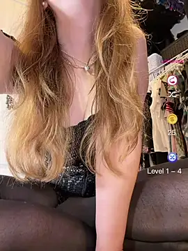 Snapshot of Elenore_hoesevelt chatting on June 28, 2026, 3:24 am Elenore hoesevelt online show from June 28, 2026, 3:24 am