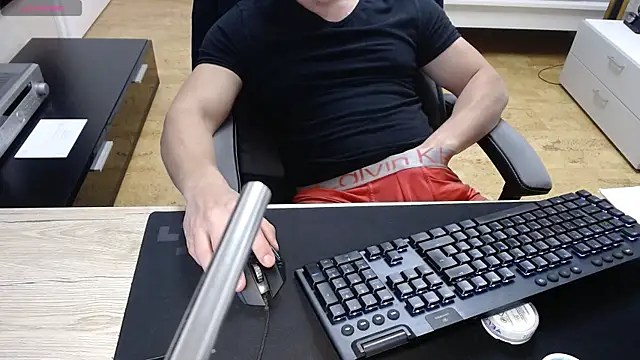 Snapshot of sensualman90 chatting on May 12, 2026, 9:54 pm sensualman90 online show from May 12, 2026, 9:54 pm
