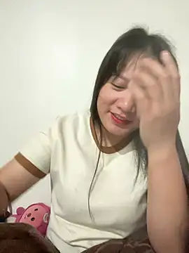 Snapshot of Suni-ii chatting on February 3, 2026, 1:05 am Suni-ii online show from February 3, 2026, 1:05 am