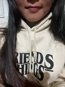 Snapshot of mode-bae chatting on January 15, 2026, 5:44 am mode-bae online show from January 15, 2026, 5:44 am