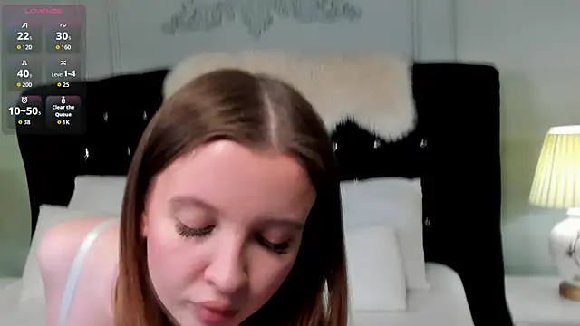 Snapshot of Layla_Bloom chatting on January 14, 2026, 12:42 pm Layla Bloom online show from January 14, 2026, 12:42 pm