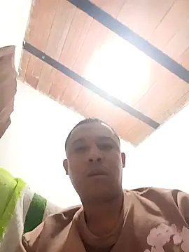 Snapshot of Ellatin15 chatting on February 19, 2026, 3:03 am Ellatin15 online show from February 19, 2026, 3:03 am