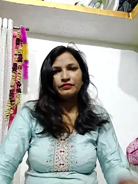 Snapshot of Priyaa_1433 chatting on June 18, 2026, 4:55 am Priyaa 1433 online show from June 18, 2026, 4:55 am