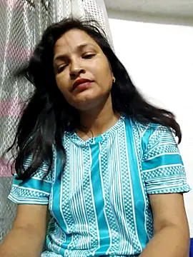 Snapshot of Priyaa_1433 chatting on June 19, 2026, 2:39 am Priyaa 1433 online show from June 19, 2026, 2:39 am