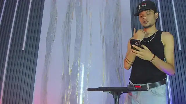 Lucas hot 20 online show from February 20, 2026, 6:26 am