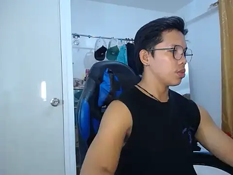 holly oreo online show from June 15, 2026, 11:32 am