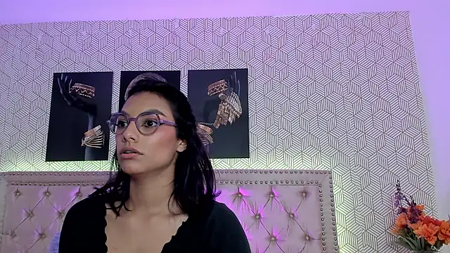 Snapshot of MeganRosseX chatting on March 3, 2026, 6:26 pm MeganRosseX online show from March 3, 2026, 6:26 pm