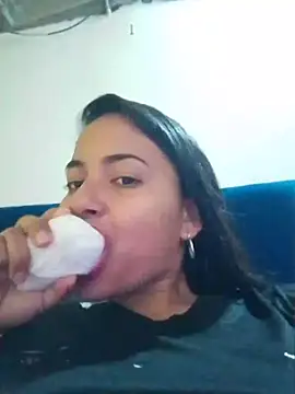 Snapshot of Maliha_21 chatting on June 18, 2026, 9:09 pm Maliha 21 online show from June 18, 2026, 9:09 pm
