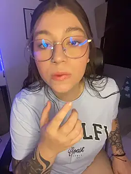 Snapshot of soffmoon chatting on February 11, 2026, 1:16 am soffmoon online show from February 11, 2026, 1:16 am