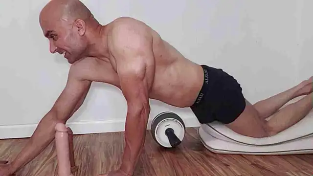 Snapshot of Bilie_Desire chatting on August 7, 2026, 6:03 pm Bilie Desire online show from August 7, 2026, 6:03 pm