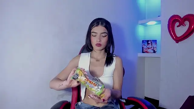 honeyluxe  online show from May 13, 2026, 4:08 am