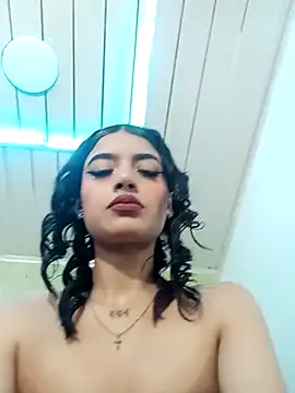 honeyluxe  online show from April 14, 2026, 4:17 am