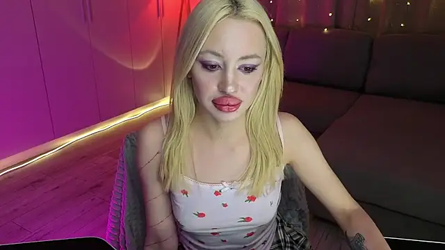 Snapshot of Luna_Beverly chatting on January 17, 2026, 7:34 am Luna Beverly online show from January 17, 2026, 7:34 am