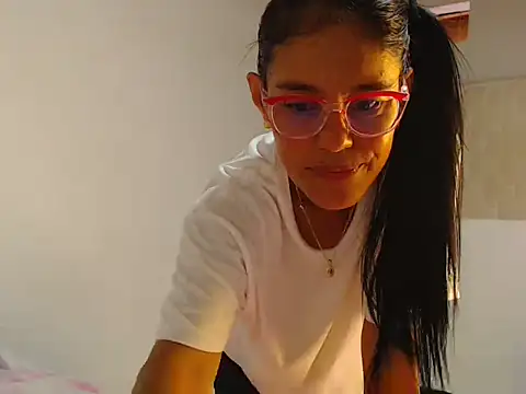 Elizabeth manzon online show from May 19, 2026, 10:39 pm