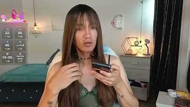 Kendry fox420  online show from April 8, 2026, 7:37 pm