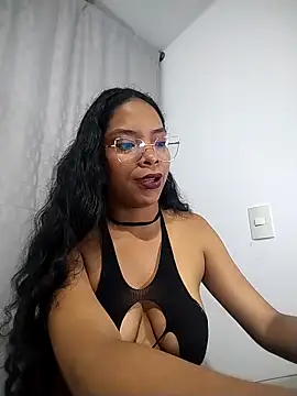 Snapshot of KATALINA_SANTANA_ chatting on March 27, 2026, 12:19 am KATALINA SANTANA online show from March 27, 2026, 12:19 am