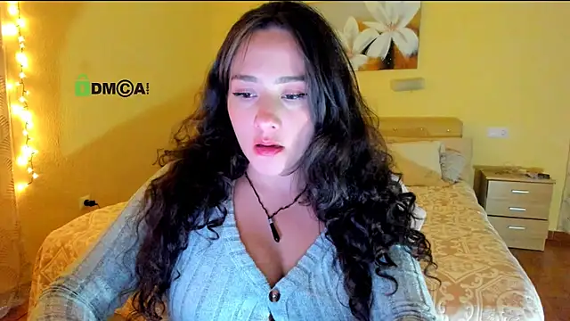 juliiaroberts online show from March 27, 2026, 8:26 am