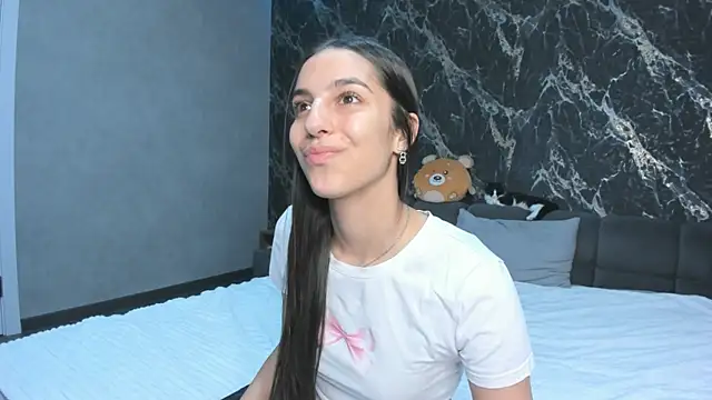 Snapshot of stella_torres chatting on May 19, 2026, 6:53 am stella torres online show from May 19, 2026, 6:53 am