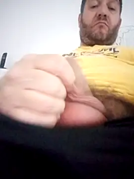 Snapshot of Poseidone76 chatting on May 18, 2026, 3:39 pm Poseidone76 online show from May 18, 2026, 3:39 pm
