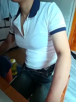 Snapshot of moon_baby99 chatting on May 11, 2026, 5:20 am moon baby99 online show from May 11, 2026, 5:20 am