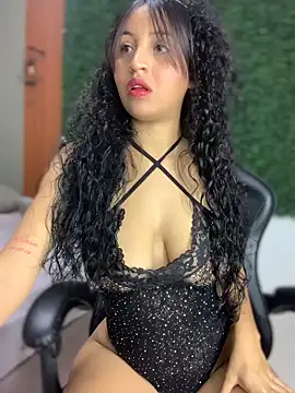 Snapshot of PaulaSweetFire_ chatting on February 21, 2026, 10:12 pm PaulaSweetFire online show from February 21, 2026, 10:12 pm