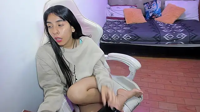 Snapshot of chiquita_lover_ chatting on April 14, 2026, 6:46 pm chiquita lover online show from April 14, 2026, 6:46 pm