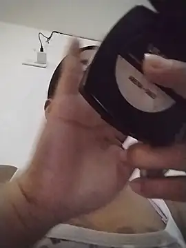 cinthia2011 online show from April 15, 2026, 7:18 pm