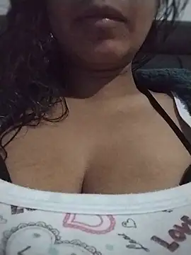 cinthia2011 online show from April 11, 2026, 1:35 am