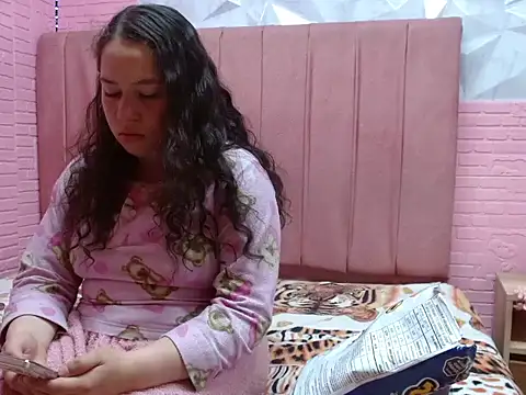 Snapshot of musaleva303av chatting on January 6, 2026, 2:37 am musaleva303av online show from January 6, 2026, 2:37 am