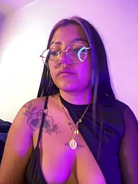 queen of you heart online show from April 3, 2026, 10:49 pm