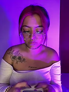 queen of you heart online show from February 7, 2026, 11:57 pm