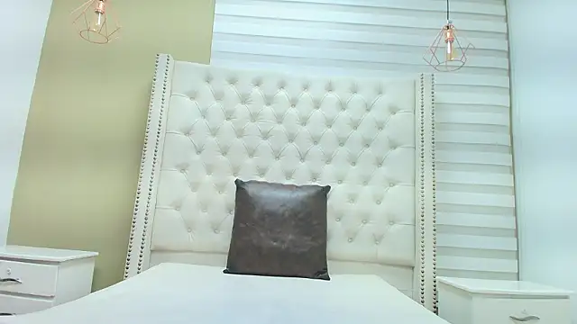 Snapshot of Atenea_sexxx chatting on January 19, 2026, 3:43 am Atenea sexxx online show from January 19, 2026, 3:43 am